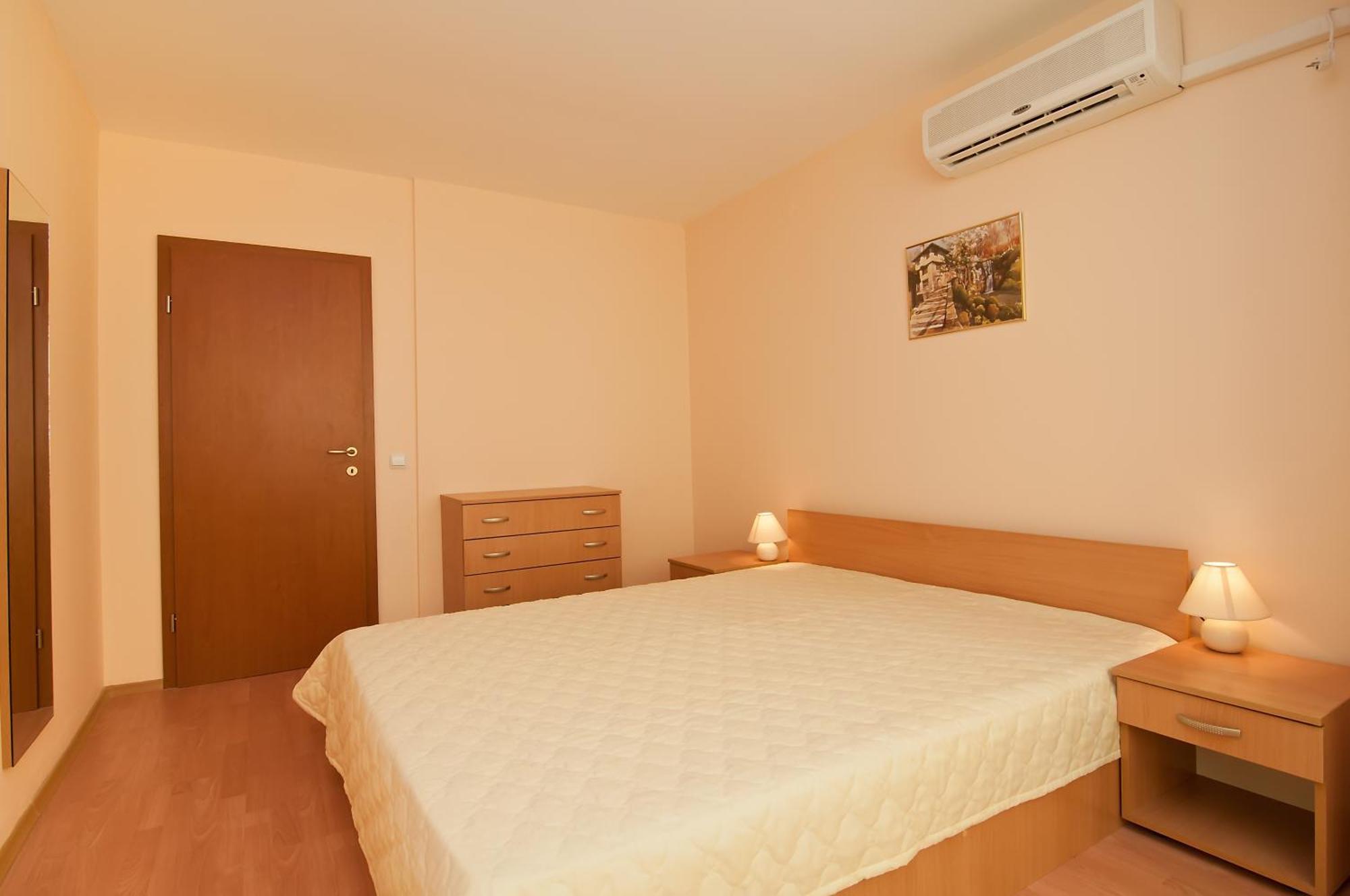 Crown And Imperial Apartments Sveti Vlas Esterno foto