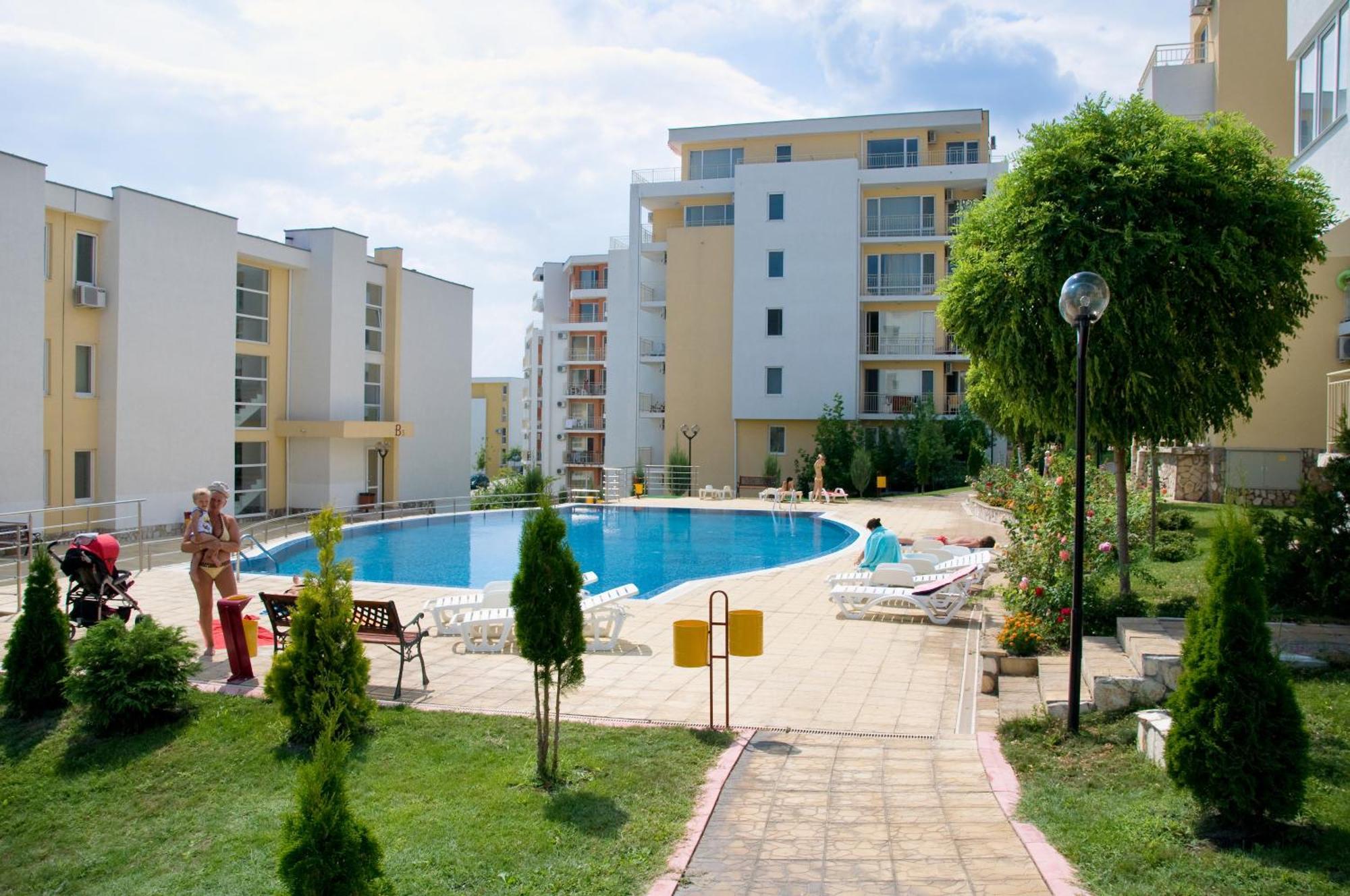 Crown And Imperial Apartments Sveti Vlas Esterno foto