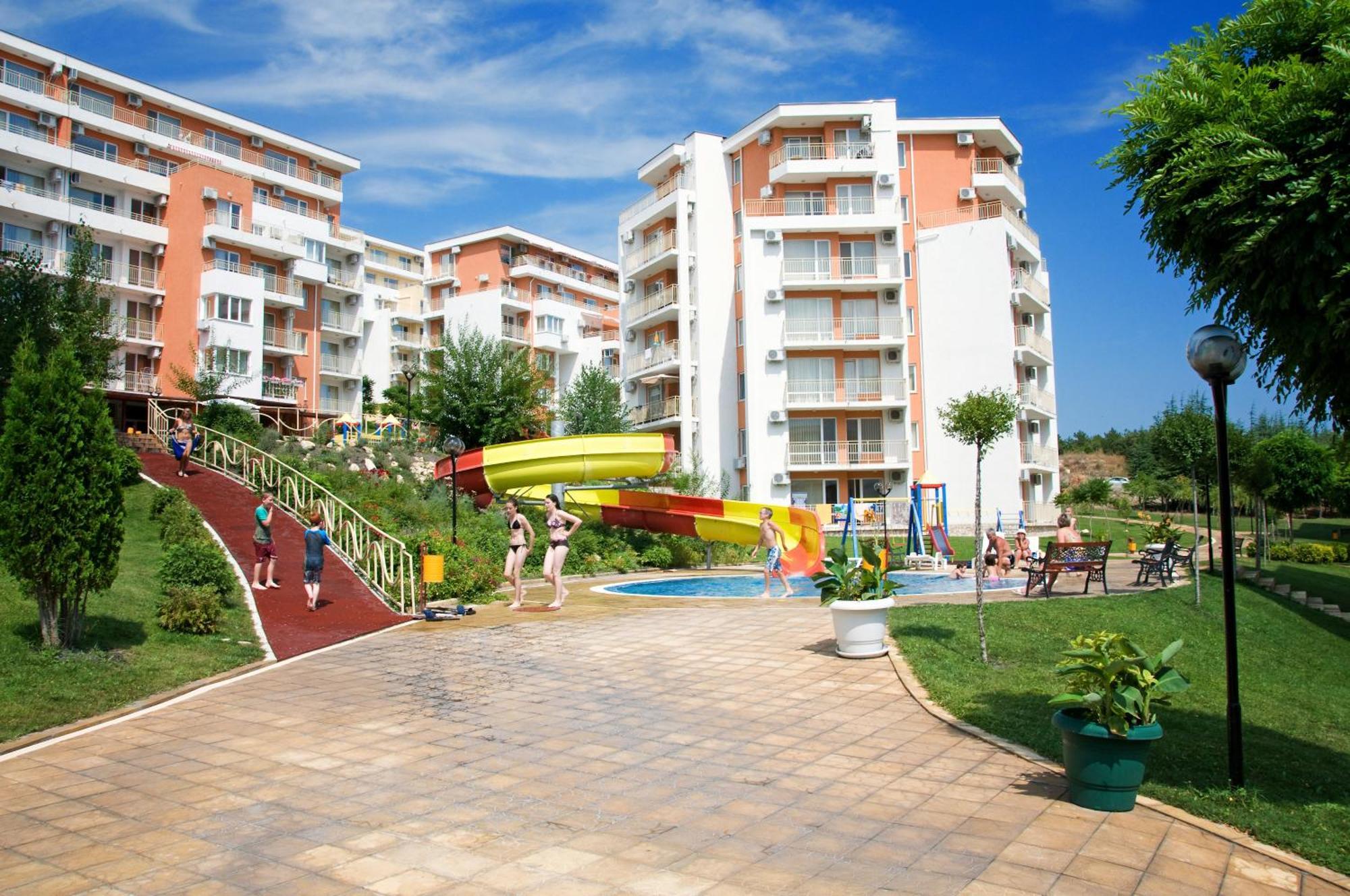 Crown And Imperial Apartments Sveti Vlas Esterno foto