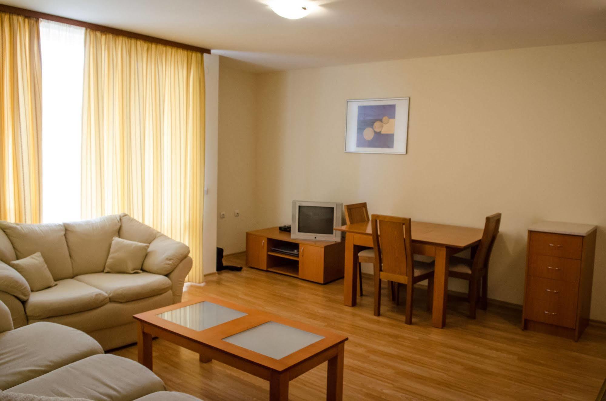 Crown And Imperial Apartments Sveti Vlas Esterno foto